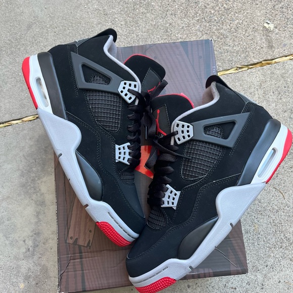 Jordan Bred 4 - Picture 4 of 6